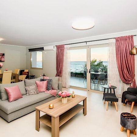 Beachfront Artemida Retreat - Peony Seabreeze Gem Bagian luar foto