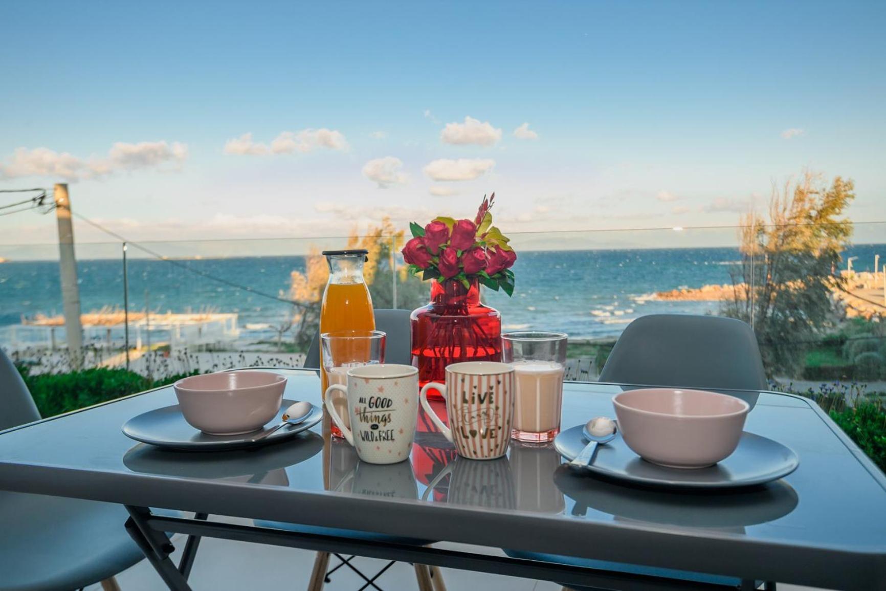 Beachfront Artemida Retreat - Peony Seabreeze Gem Bagian luar foto